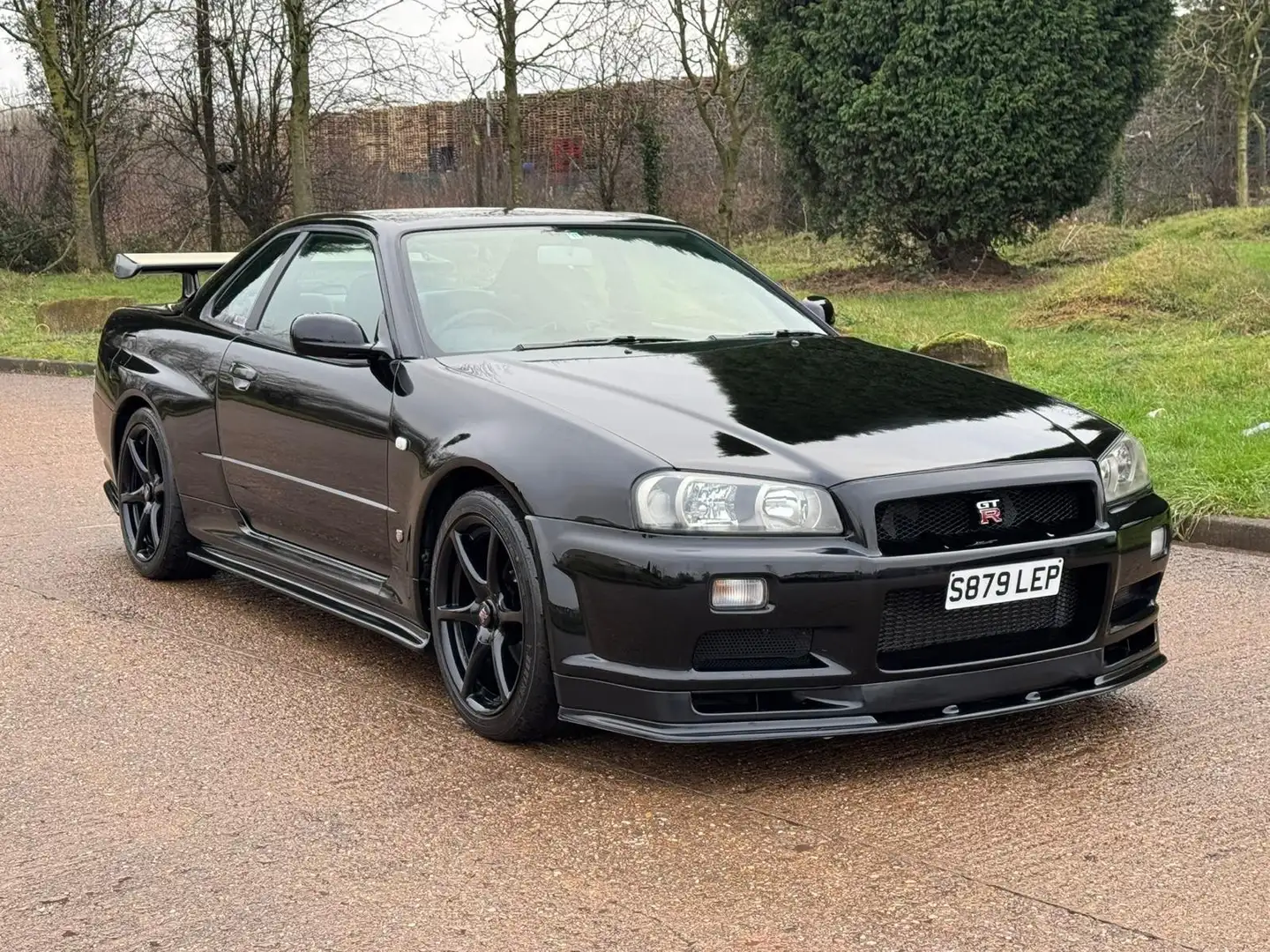 Nissan Skyline Standard Negro - 1
