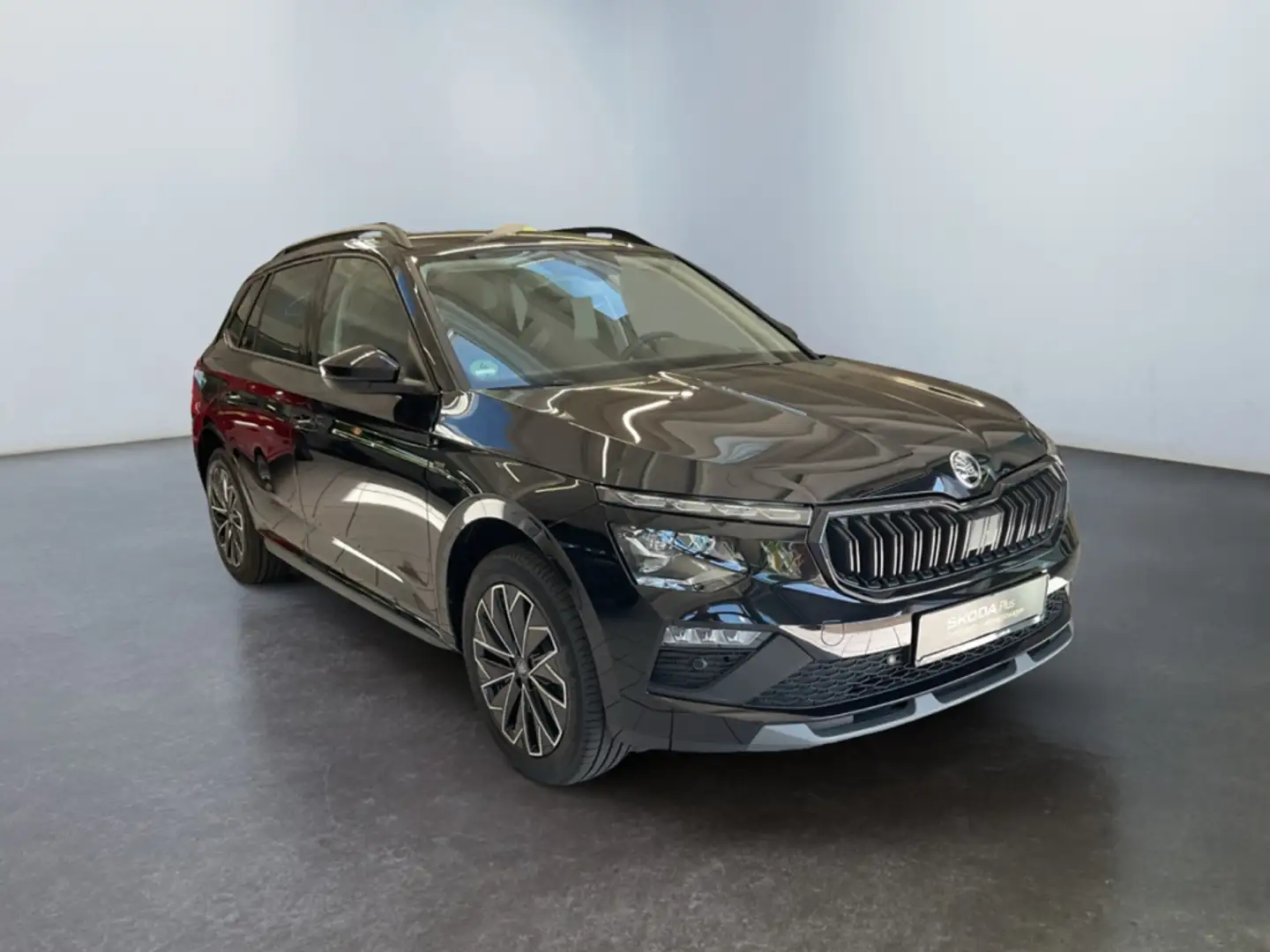 Skoda Kamiq 1.0TSI DSG Tour Matrix Carplay SHZ Rear View ACC P Schwarz - 2