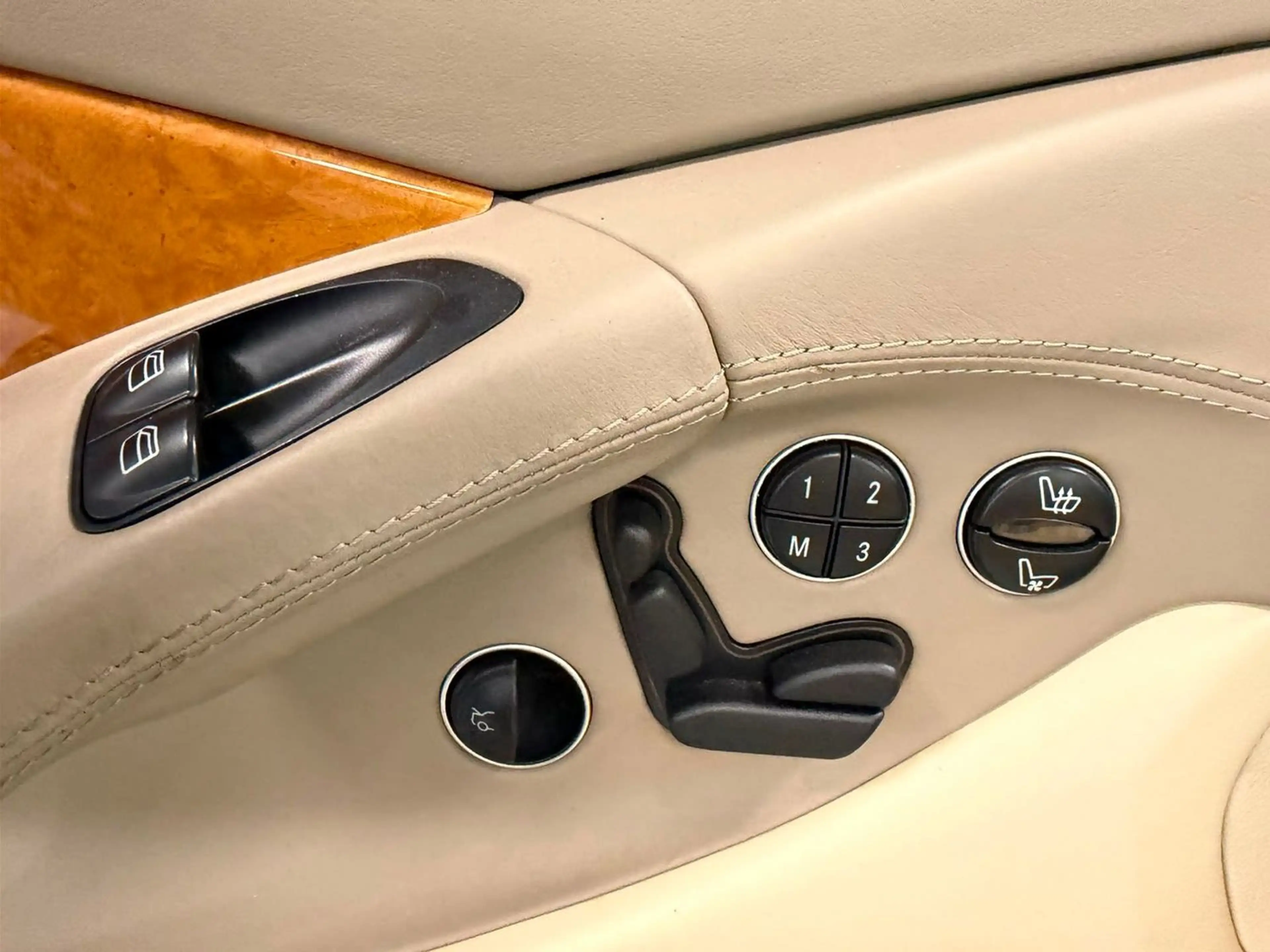 Mercedes-Benz SL 500 V8 Bose AMG Holz Bi-Xenon — photo 14