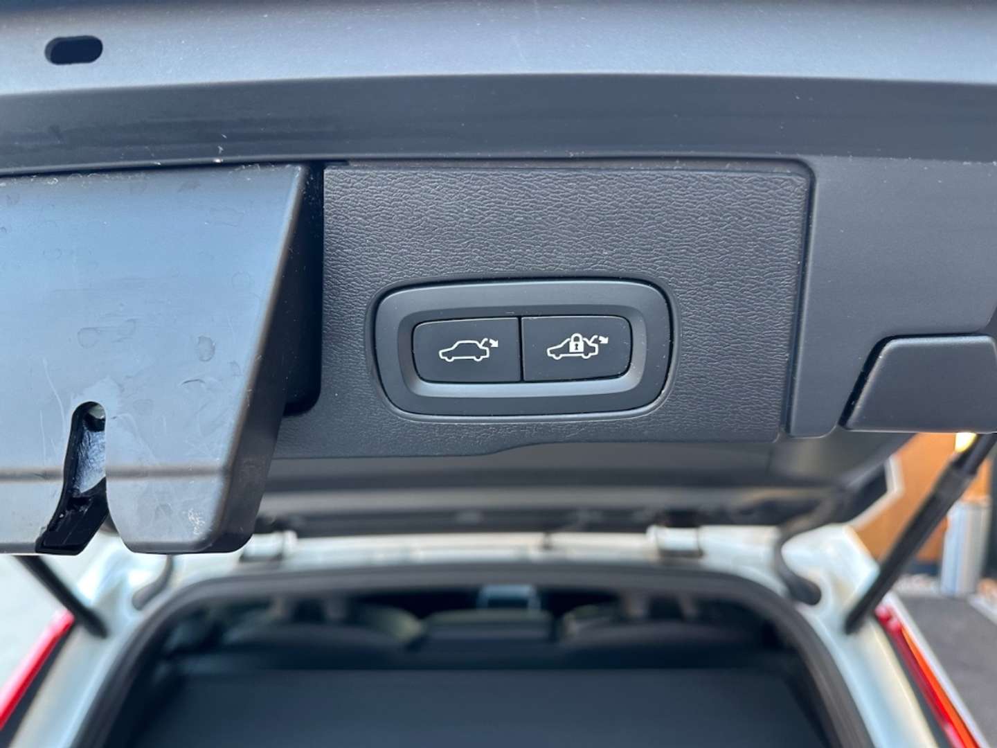 Volvo XC60 R Design Recharge Plug-In Hybrid AWD T8 - 2020 - Joinsteer - #10