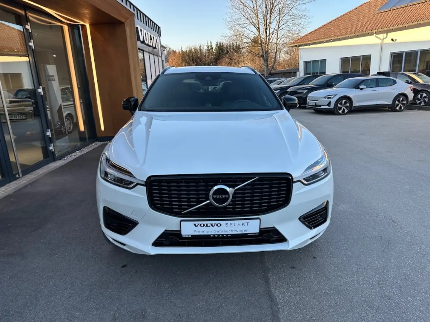 Volvo XC60 R Design Recharge Plug-In Hybrid AWD T8 Twin Engin Weiß - 2