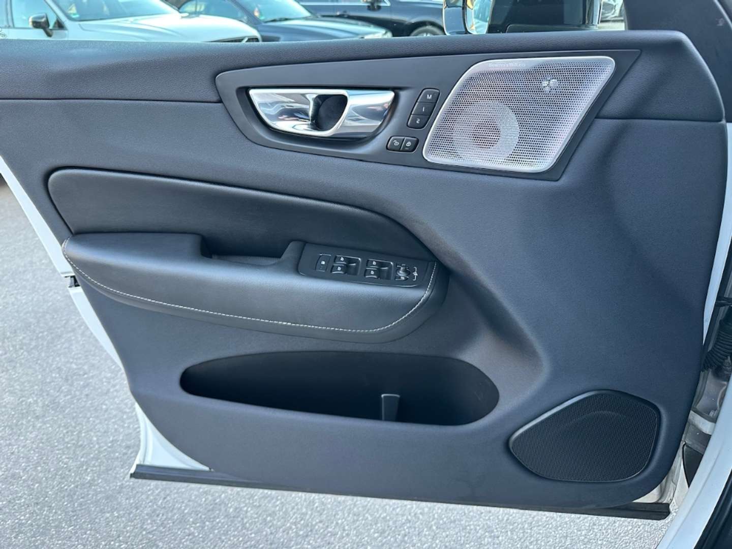 Volvo XC60 R Design Recharge Plug-In Hybrid AWD T8 - 2020 - Joinsteer - #13
