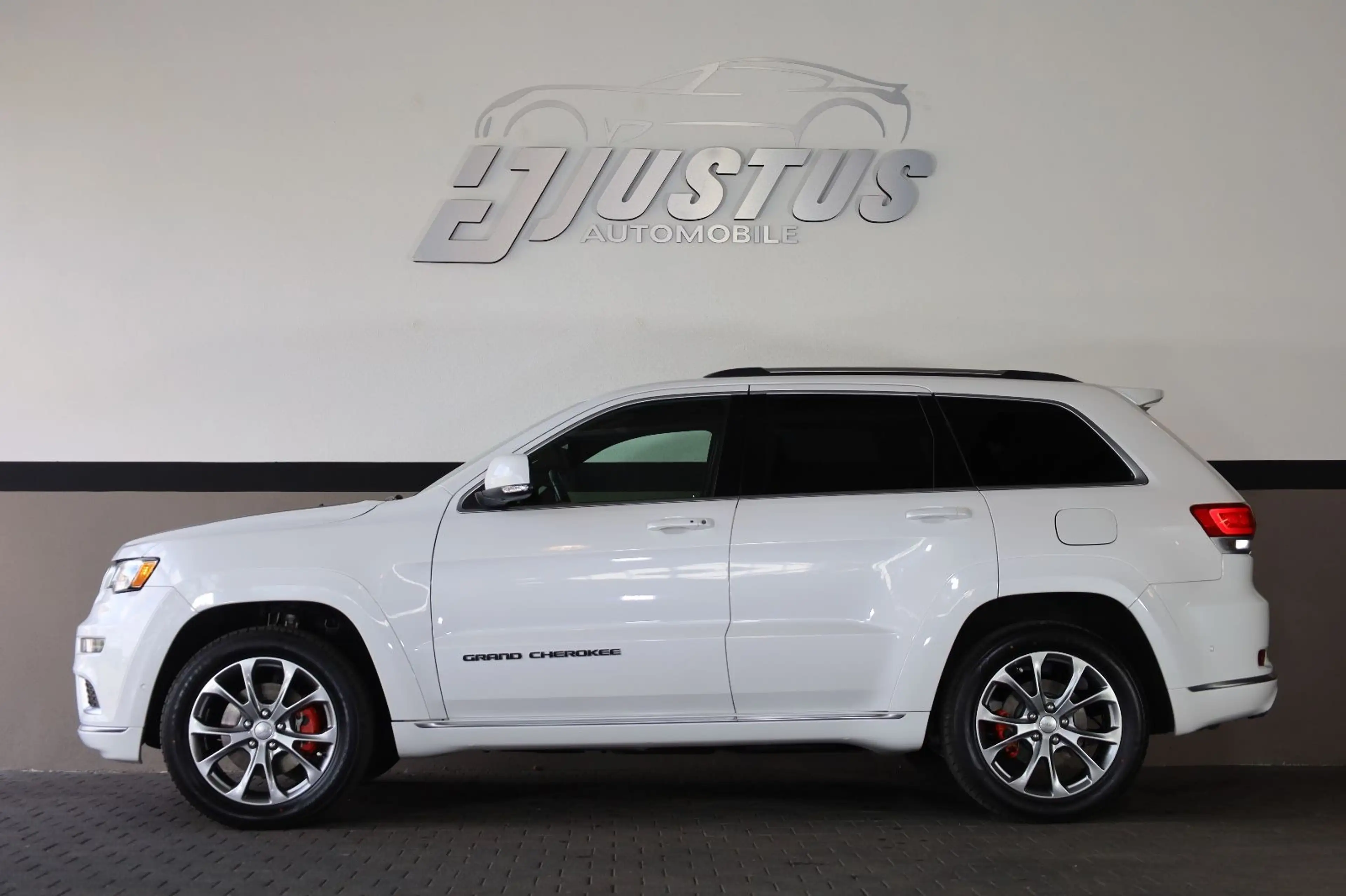 Jeep Grand Cherokee 5.7L V8 Summit/BRC/ACC/HK/AIR/R20 — photo 3