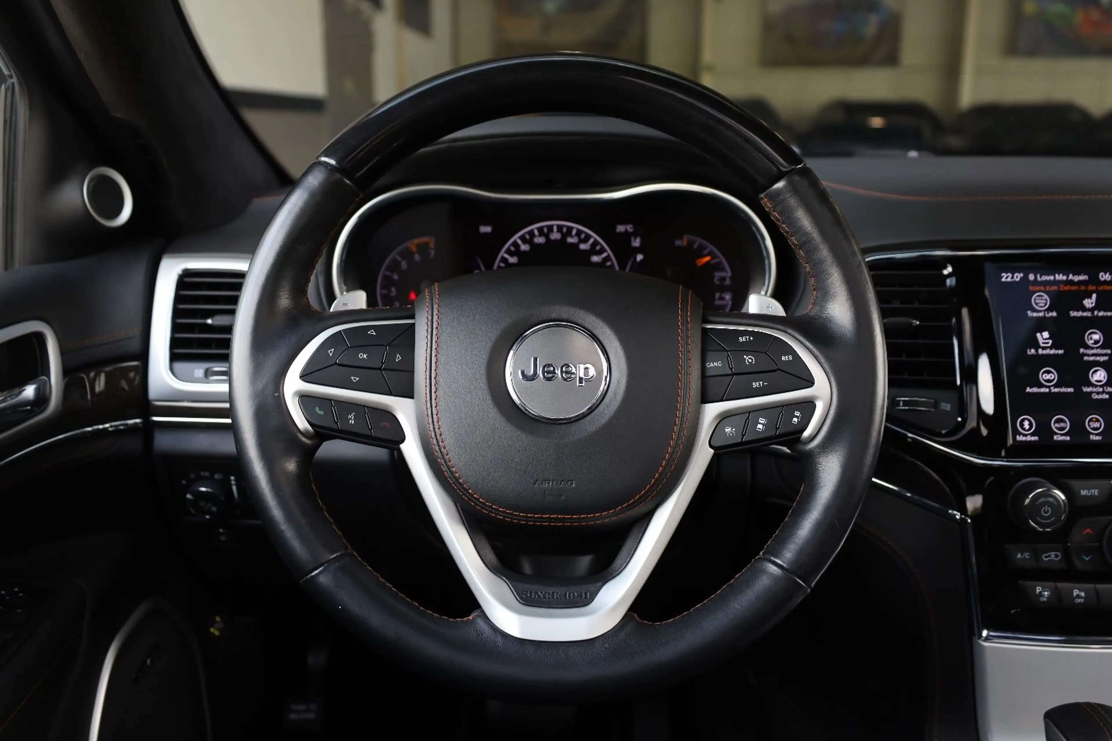 Jeep Grand Cherokee 5.7L V8 Summit/BRC/ACC/HK/AIR/R20 — photo 12