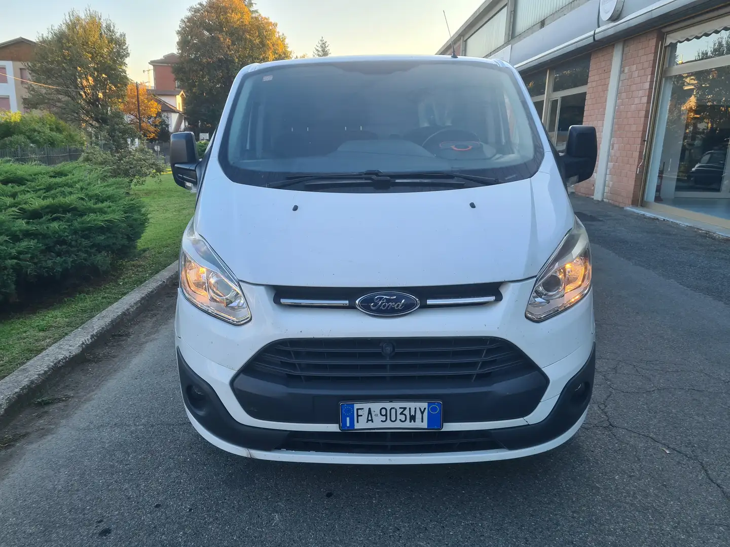 Ford Transit Custom 2.2tdci 125cv L1H1 MOTORE NUOVO Bianco - 2