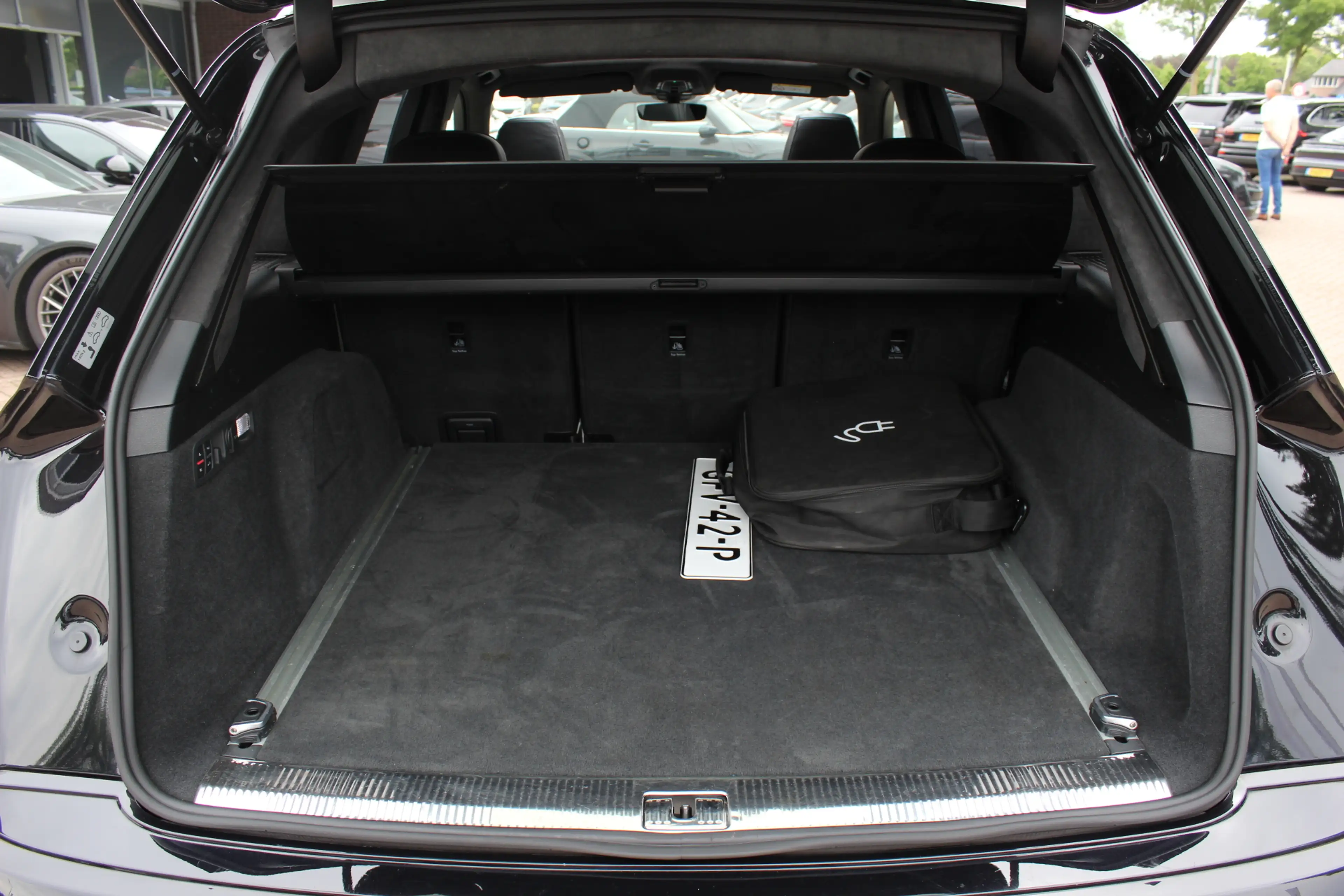 Audi Q7 60 TFSI e quattro Pro Line S Competition / Trekhaa — photo 16