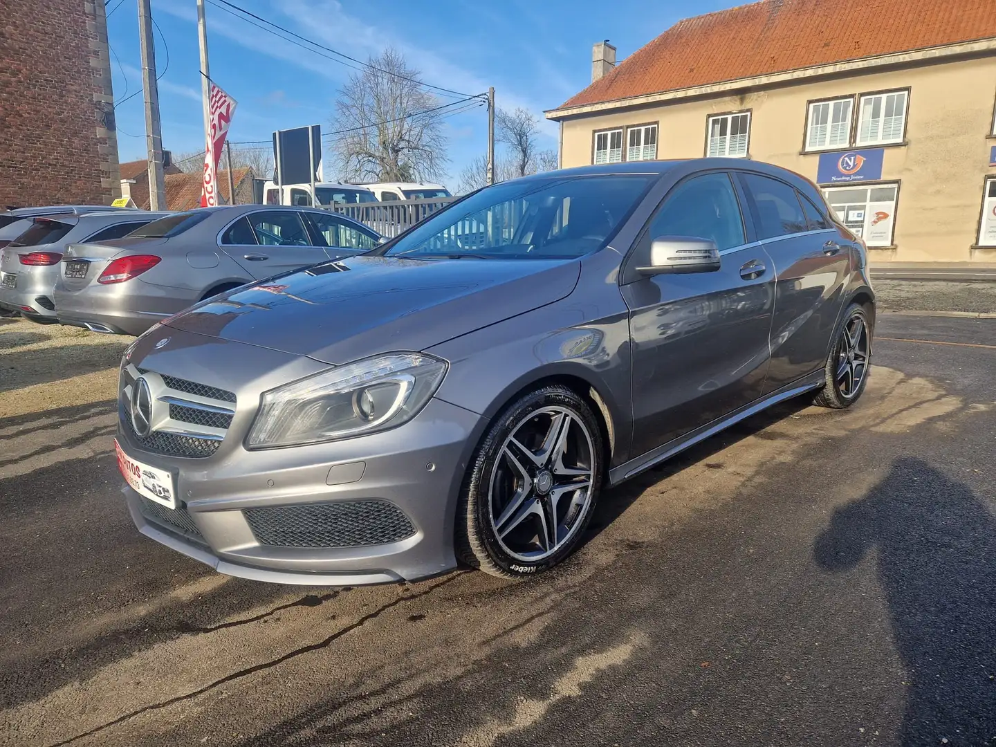 Mercedes-Benz A 180 CDI AUTOMATIQUE PACK AMG *** CLIM/CAPTEURS/GPS *** Grau - 1