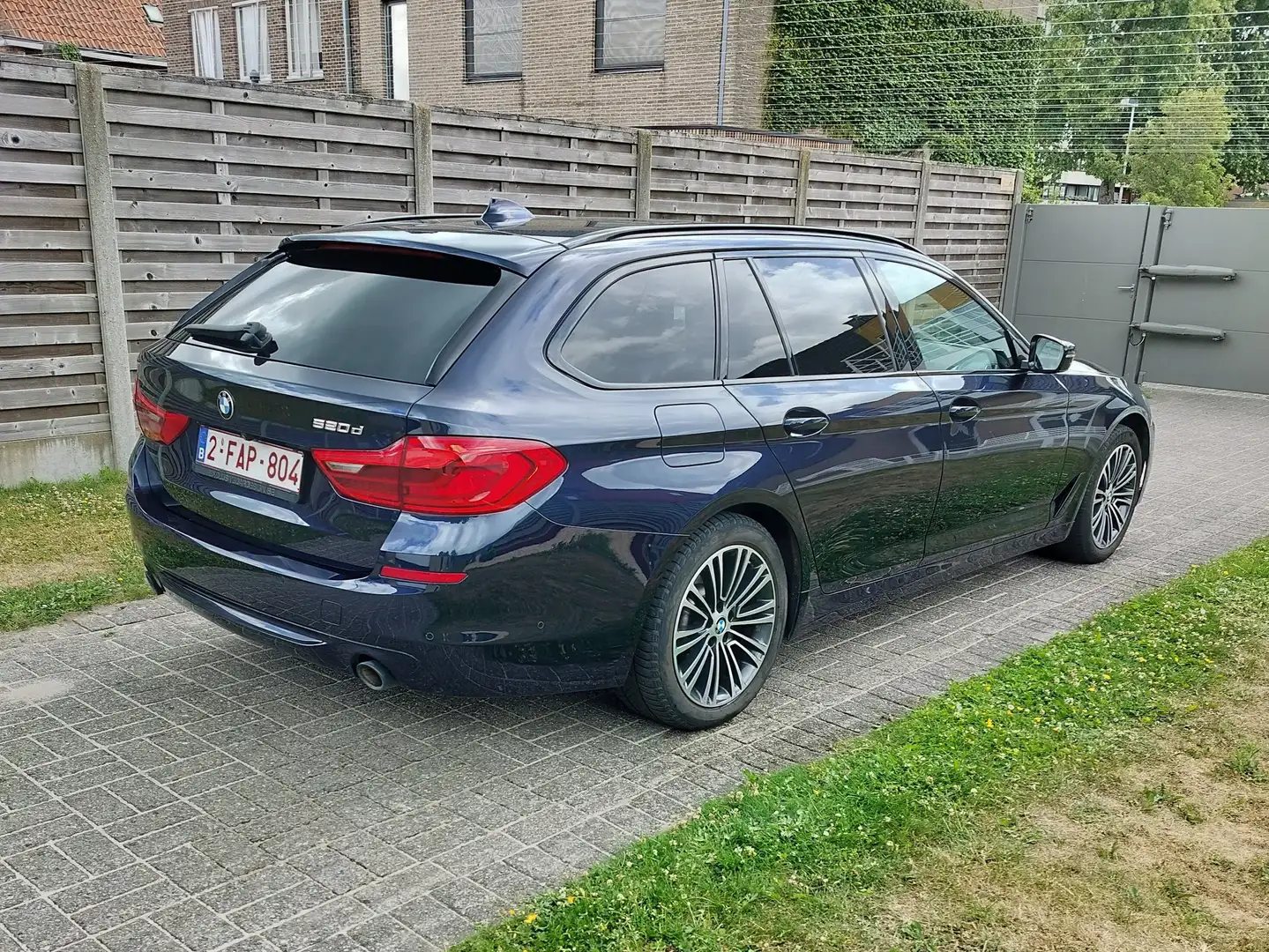 BMW 520 520d Touring Aut. Sport Line Blauw - 2