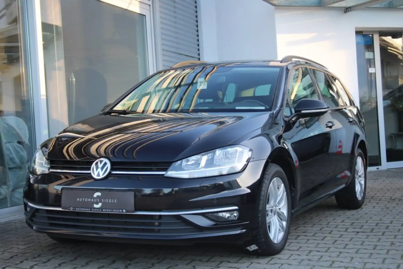 Volkswagen Golf VII Variant 1.6 TDI Comfortline Navi ACC Parktroni Schwarz - 2