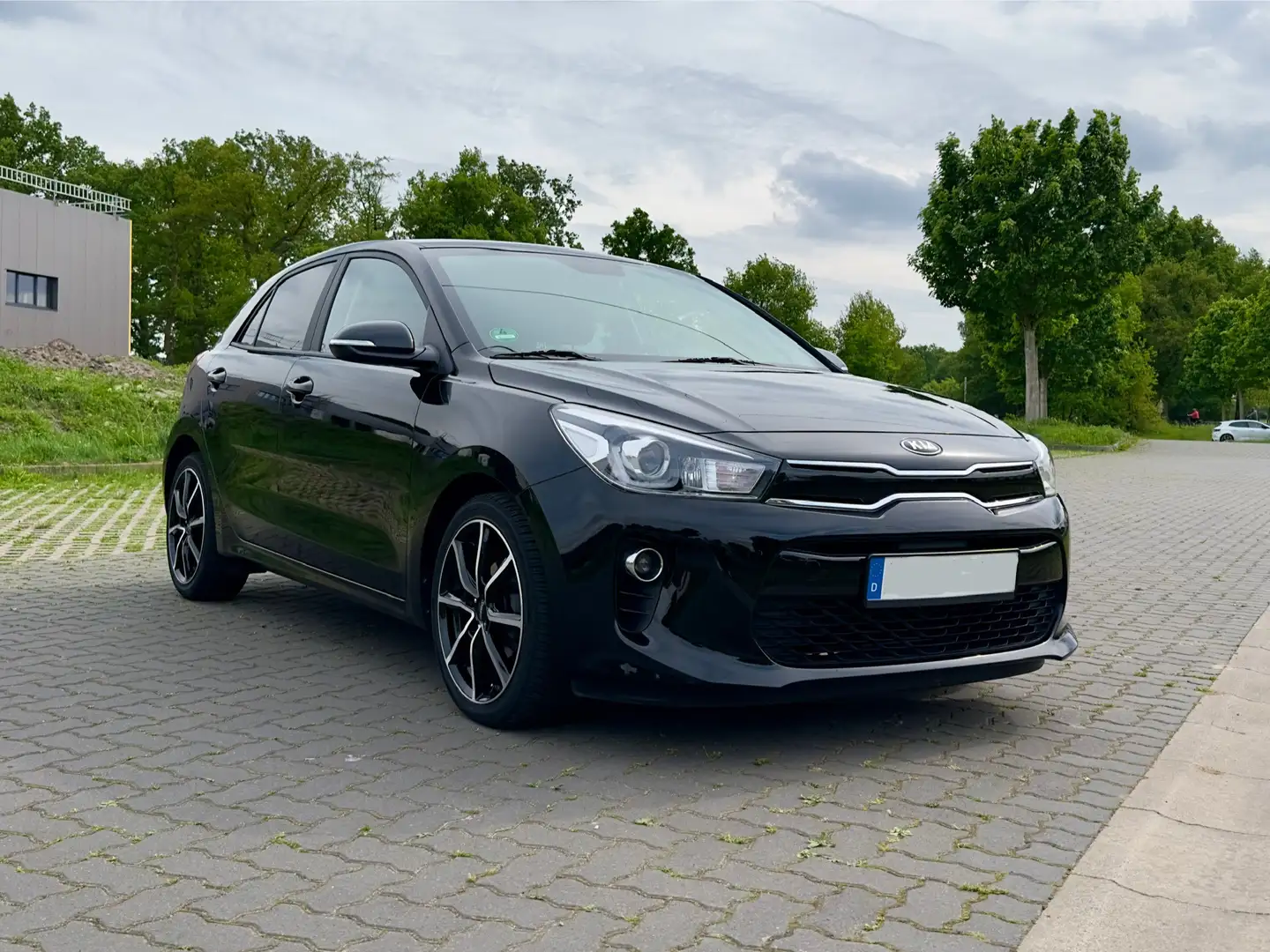 Kia Rio Dream Team Schwarz - 1