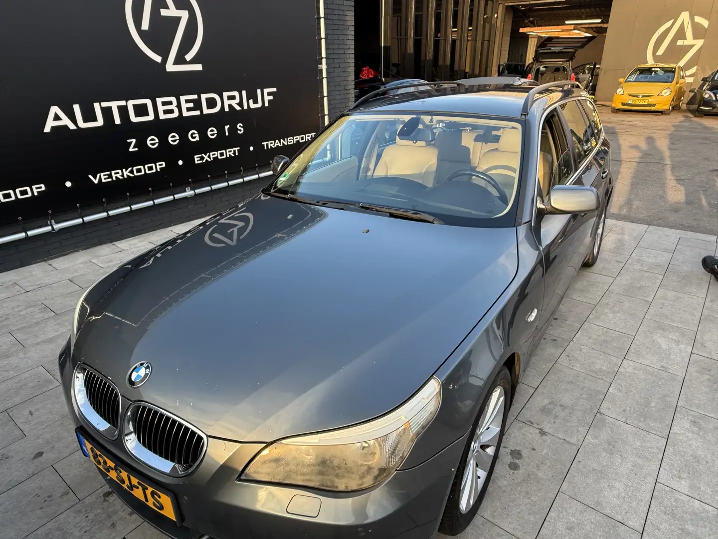 BMW 523 5-serie Touring 523i Executive AUTOMAAT Gris - 2