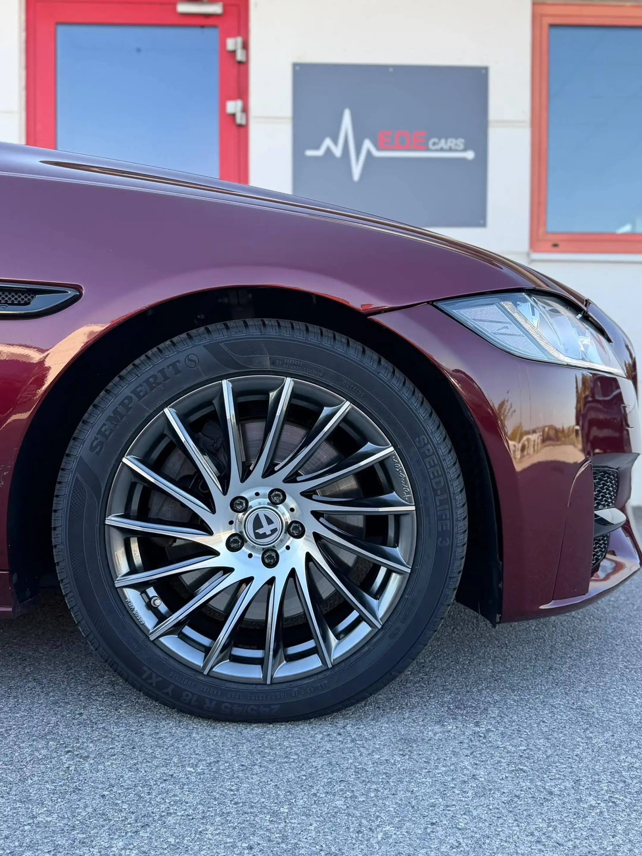 Jaguar XF 3.0 V6 Diesel R-Sport Aut. — photo 11