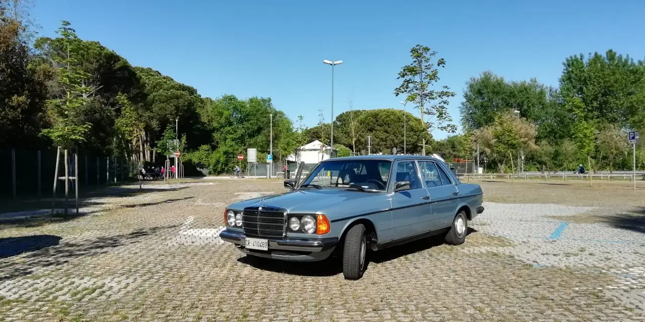 Mercedes-Benz 200, foto 10