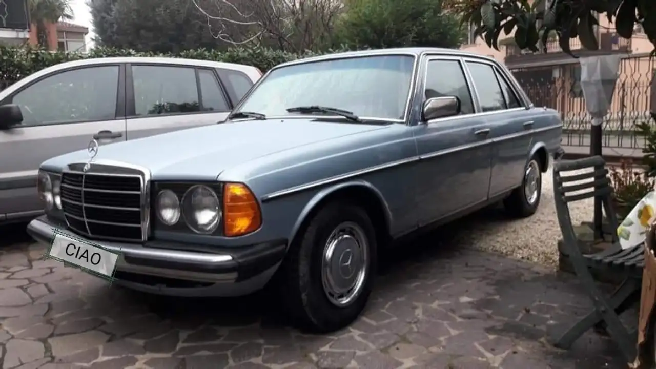 Mercedes-Benz 200, foto 1