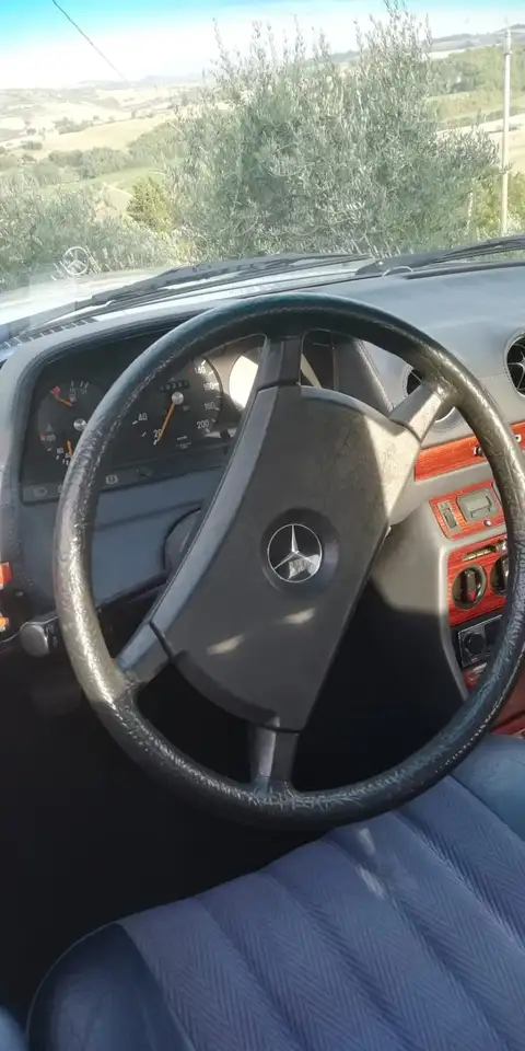Mercedes-Benz 200, foto 6