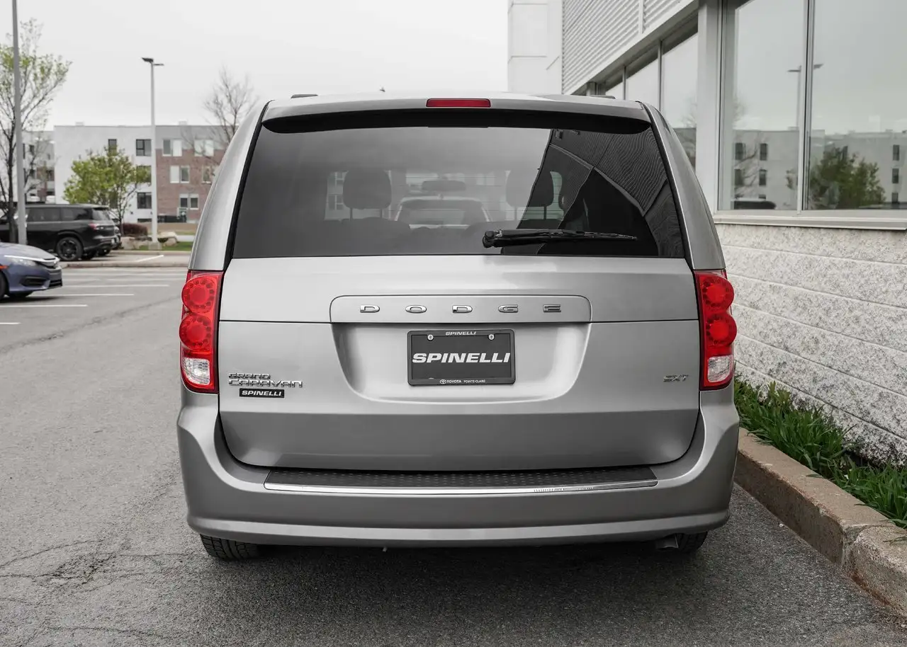 Dodge Grand Caravan снимка Dodge Grand Caravan