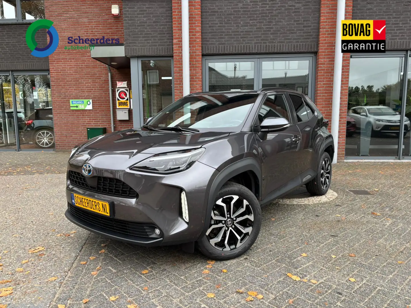 Toyota Yaris Cross 1.5 Hybrid Dynamic,Navi,Trekhaak,1 jaar garantie Gris - 1
