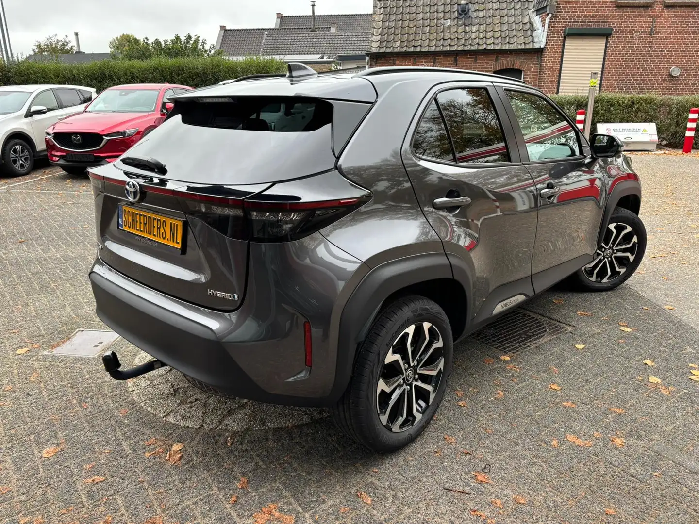Toyota Yaris Cross 1.5 Hybrid Dynamic,Navi,Trekhaak,1 jaar garantie Gris - 2
