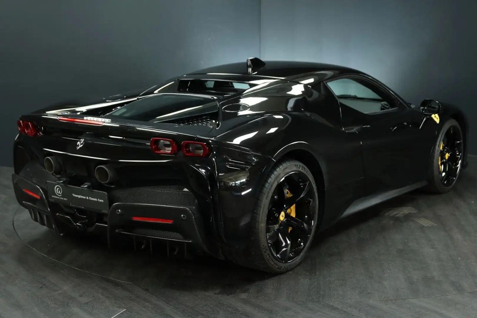 Ferrari SF90 Stradale deut.,1.Hd.,Lift,Carbon,AFS,735 KW Negro - 2