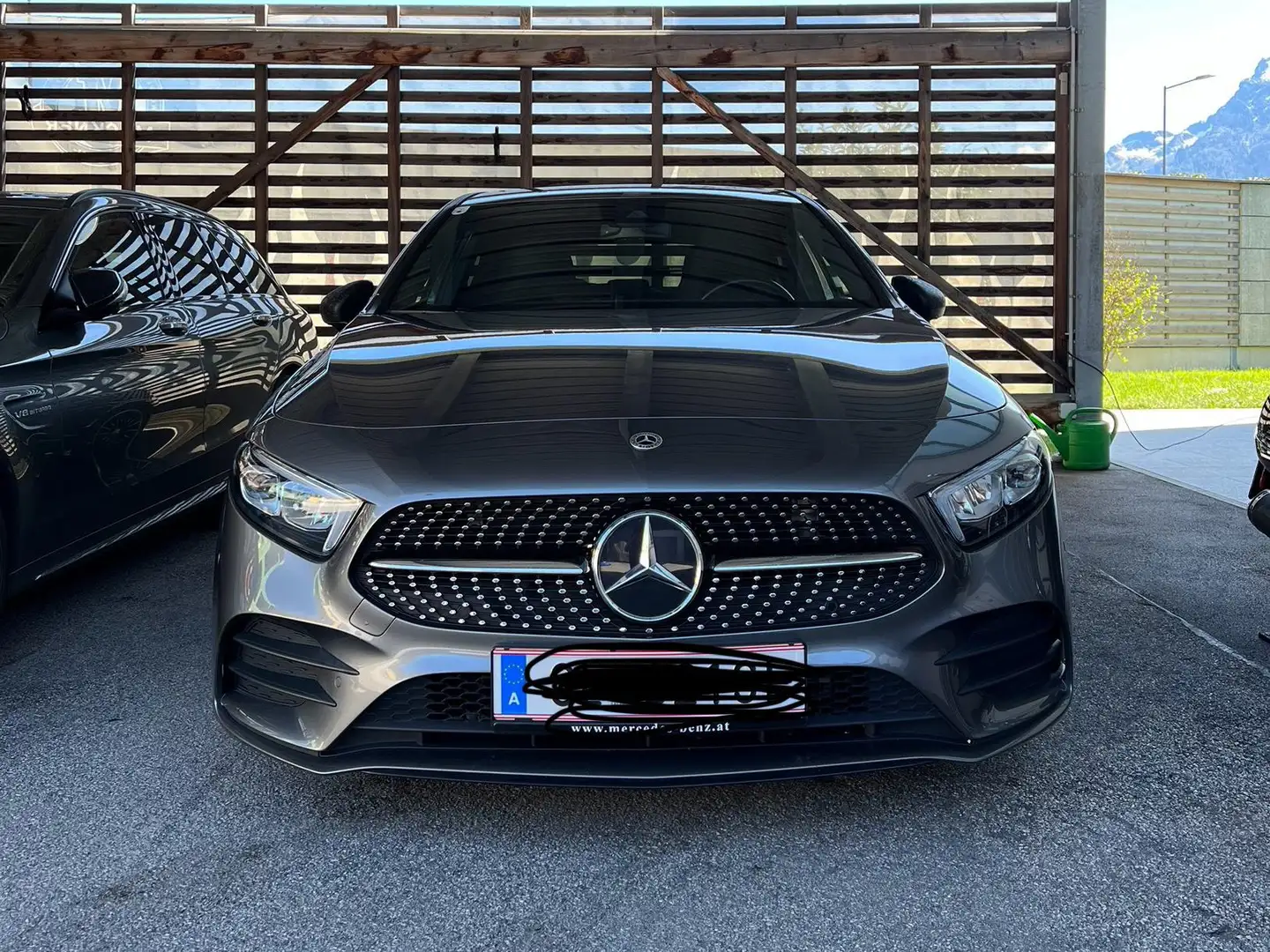 Mercedes-Benz A 200 d 4Matic / AMG Line Grau - 1