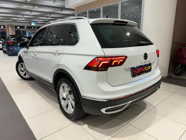Volkswagen Tiguan view 5