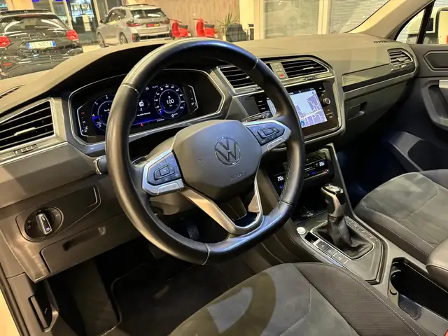 Volkswagen Tiguan view 9