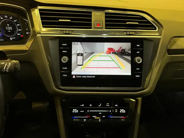 Volkswagen Tiguan view 12