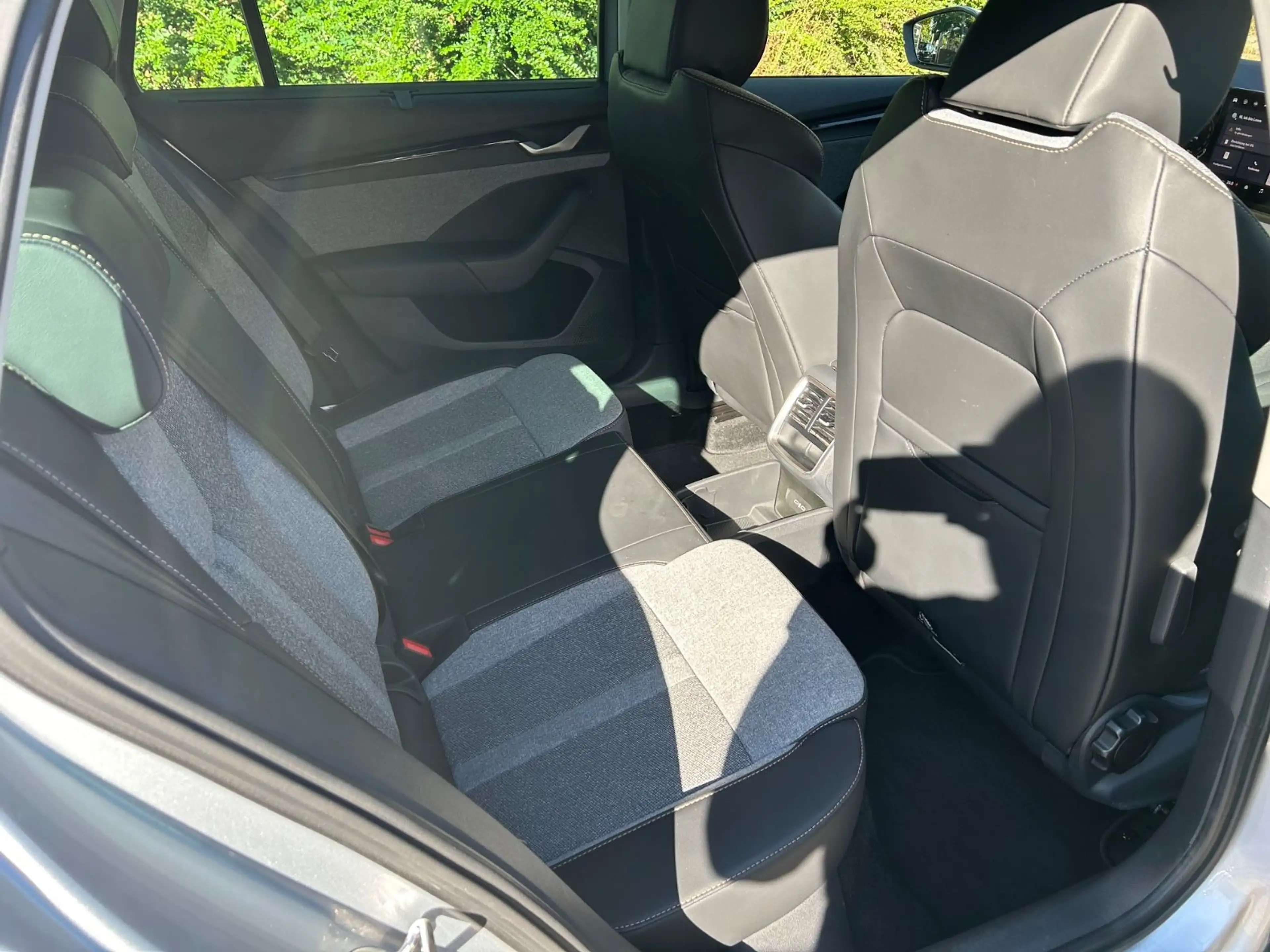 Skoda Octavia Combi 2.0 TDI Selection — photo 12