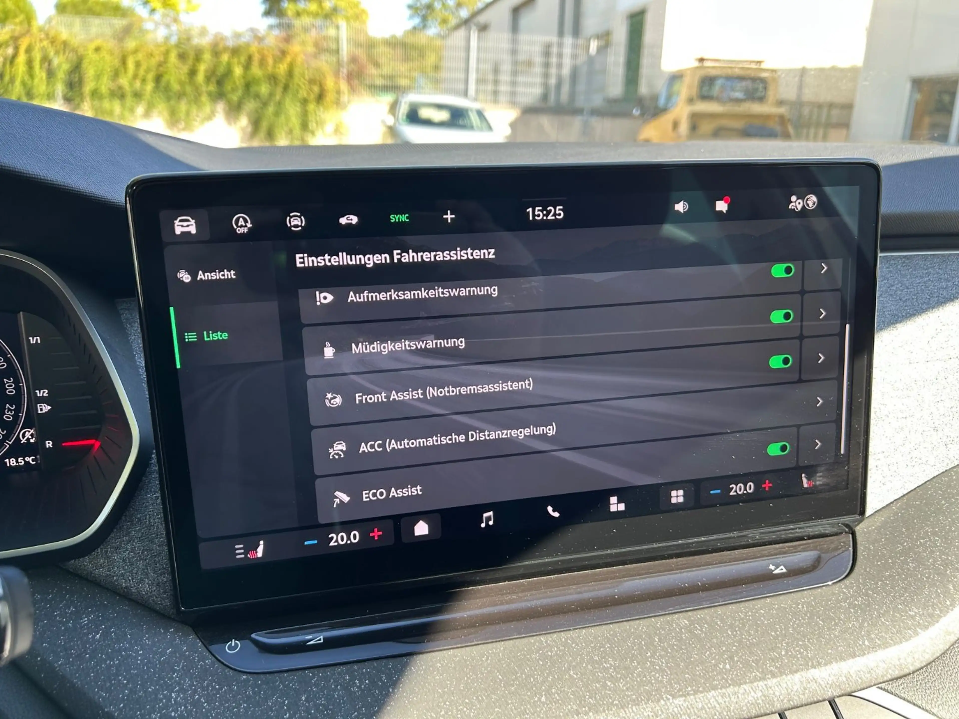 Skoda Octavia Combi 2.0 TDI Selection — photo 24