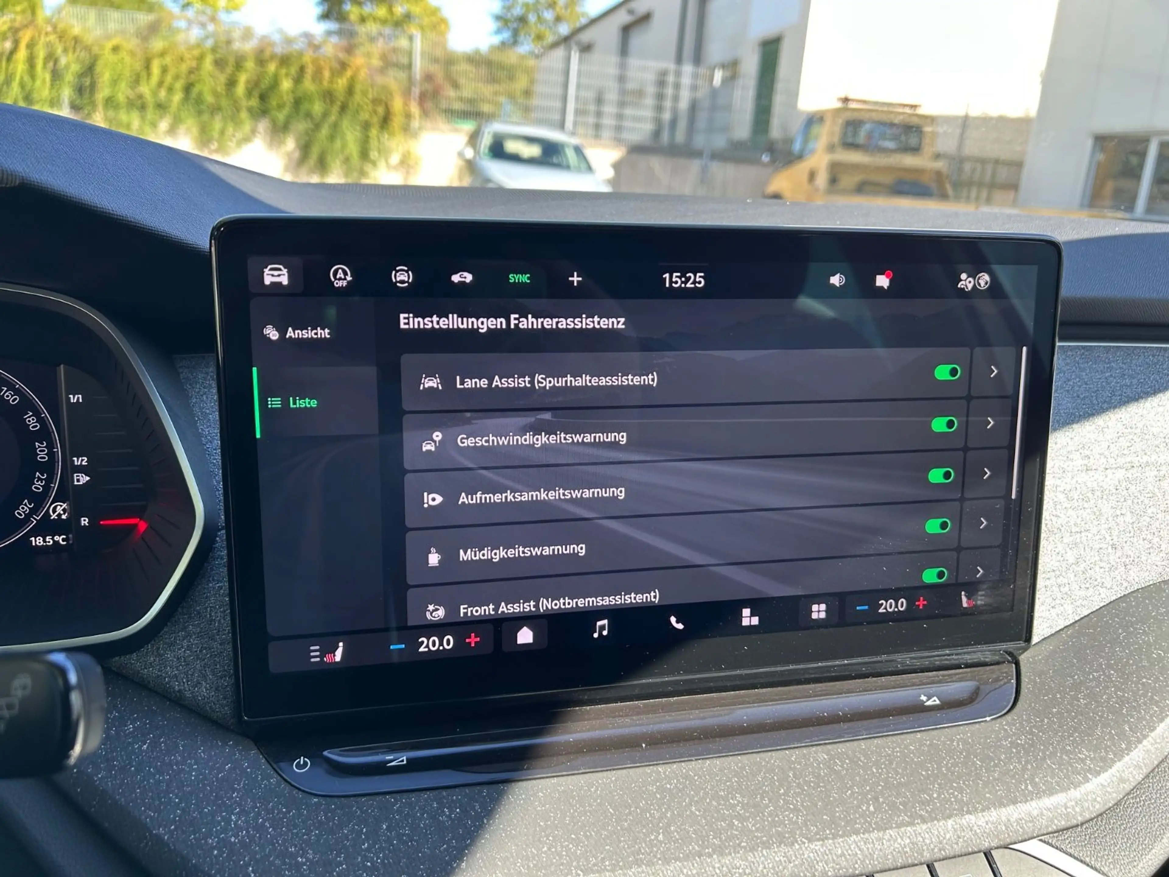 Skoda Octavia Combi 2.0 TDI Selection — photo 23