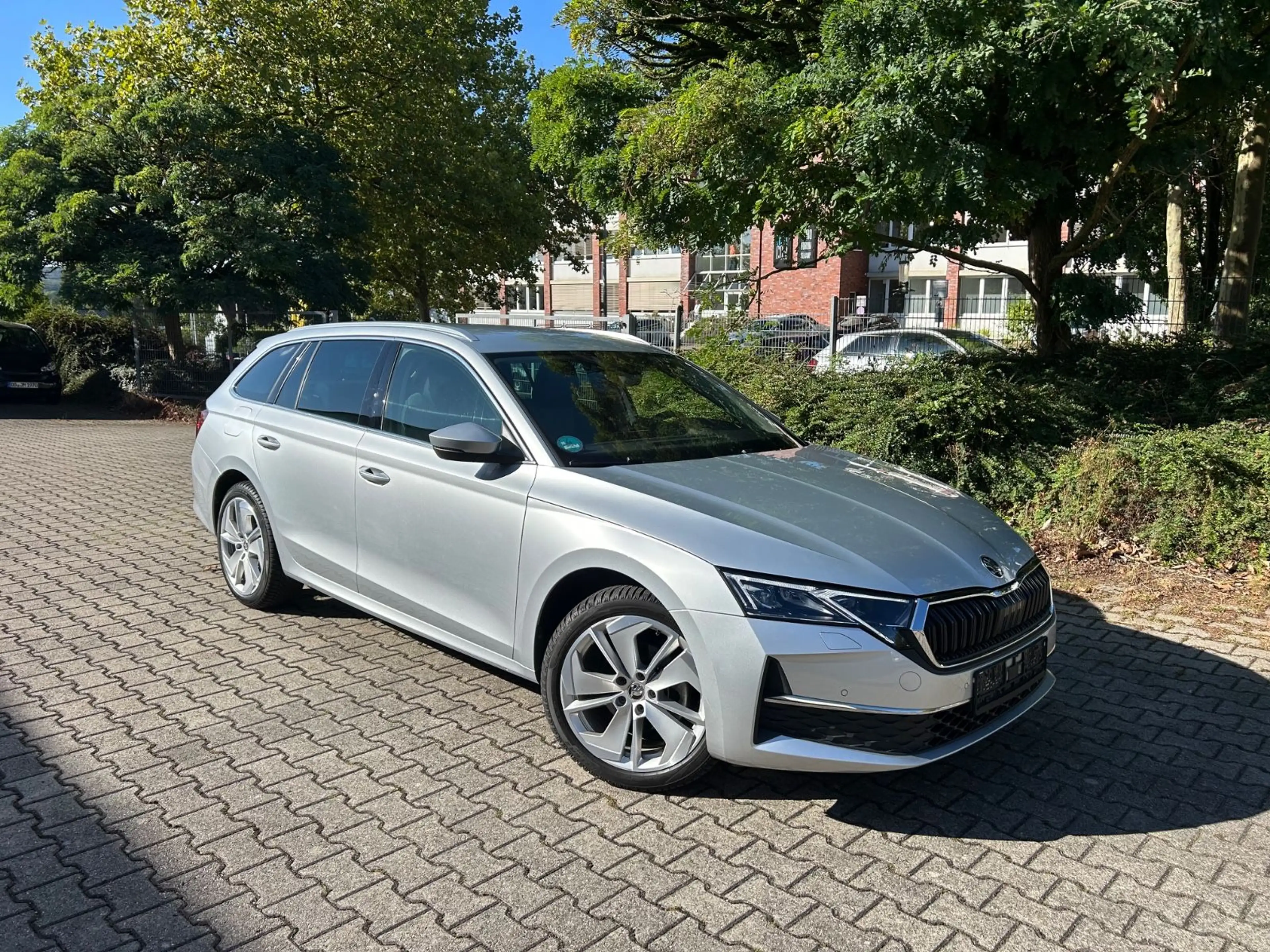 Skoda Octavia Combi 2.0 TDI Selection — photo 2