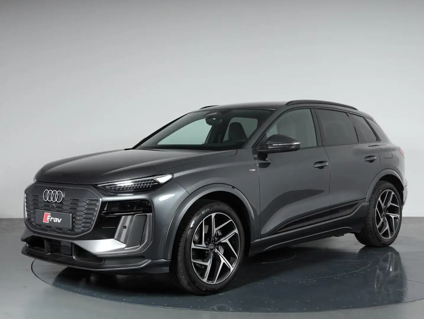 Audi Q6 e-tron e-tron S line edition quattro 387cv Grigio - 1