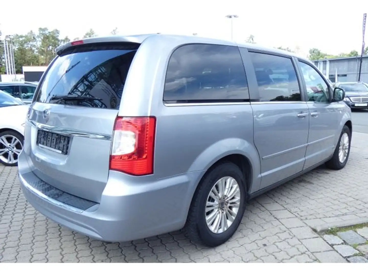 Lancia Voyager 2.8 CRD Leder 7-Sitze 1.Hd. kein TÜV Gris - 2