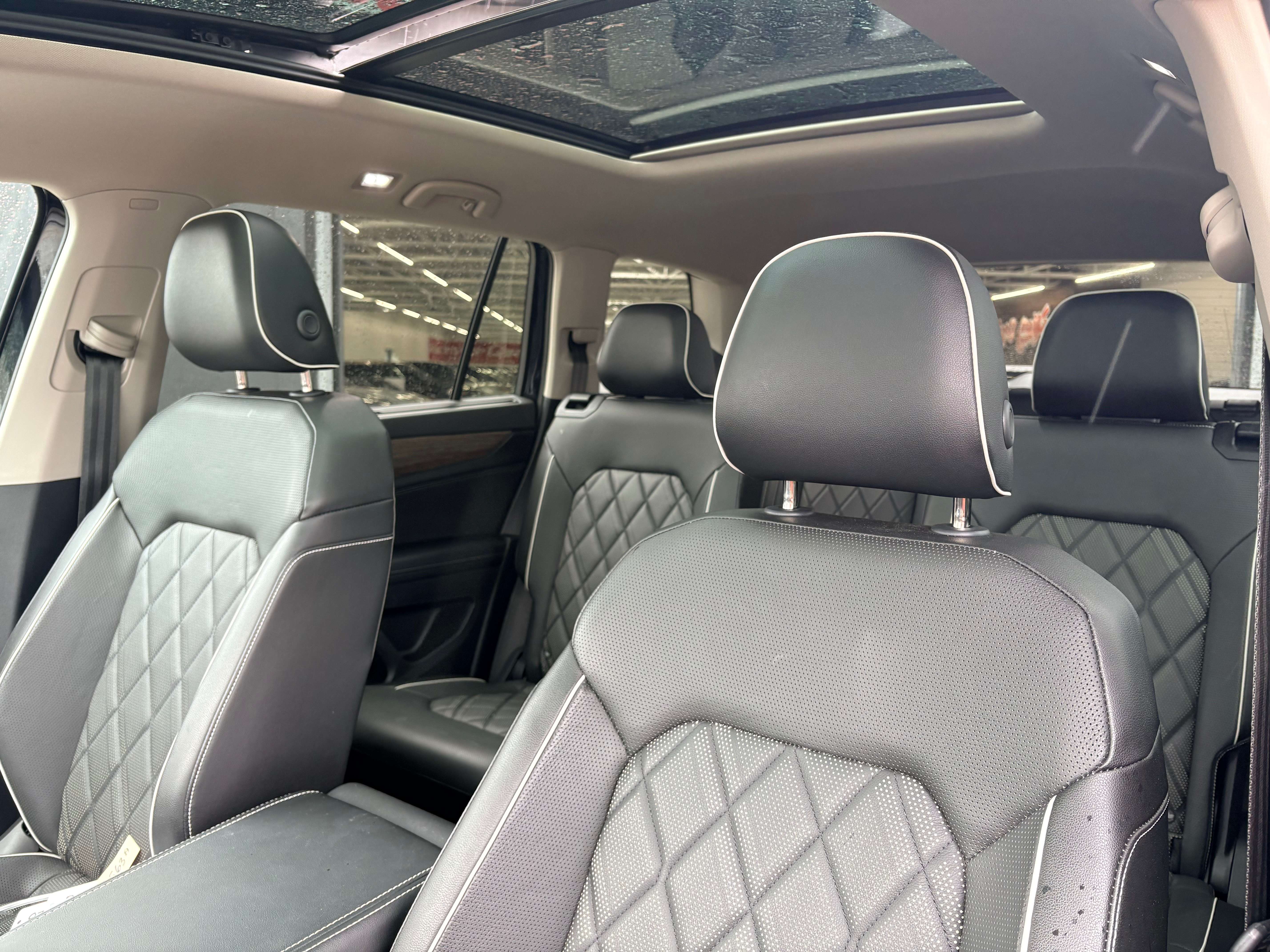 2024 Volkswagen Atlas Execline AWD 3rd Row Seat Nav Leather Sunroof photo 2