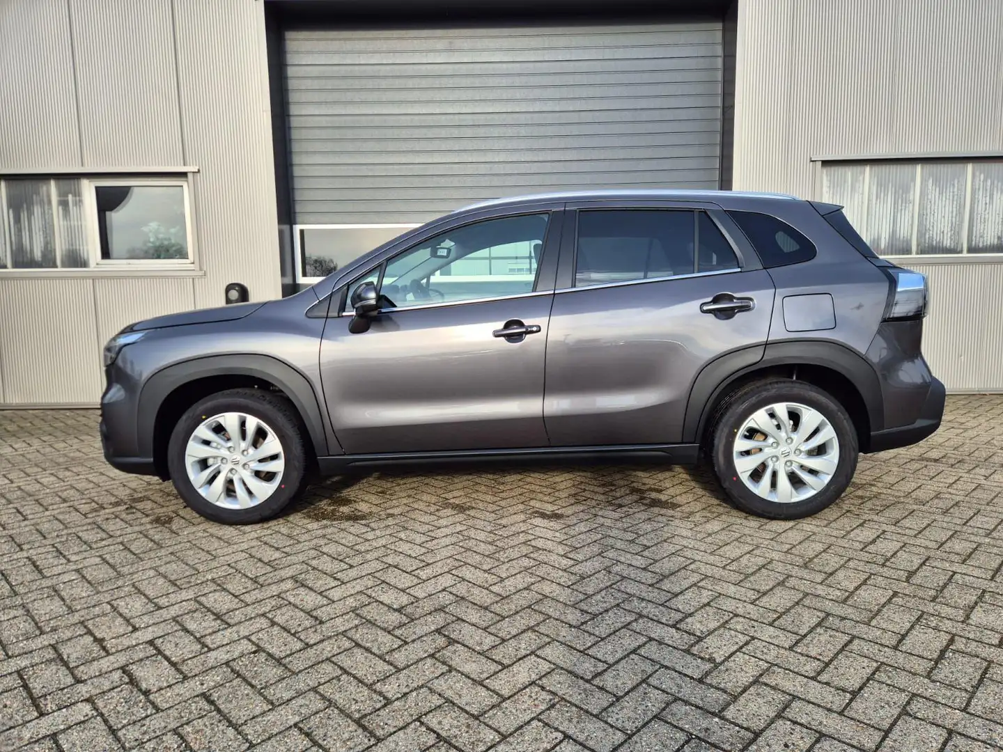 Suzuki S-Cross Comfort 110PS MHEV 4x4 ALLGRIP 1.4 Boosterjet N... Grau - 2