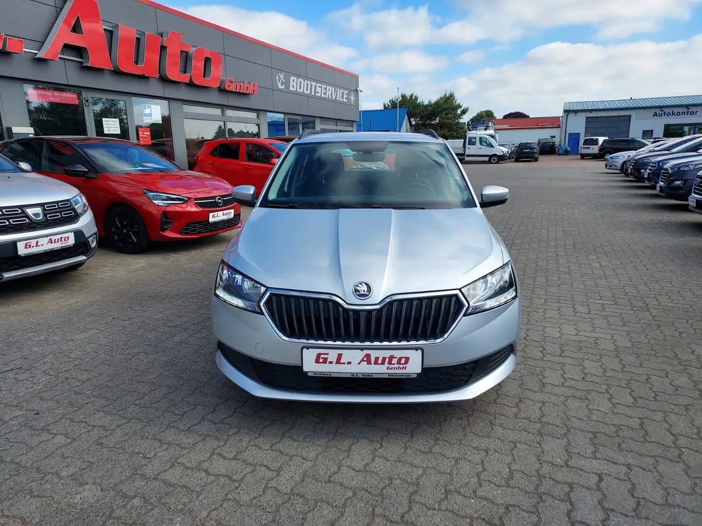 Skoda Fabia Combi/NAVI(SMARTLINK)/SH/PDC/TEMPO/KLIMAAU Plateado - 2