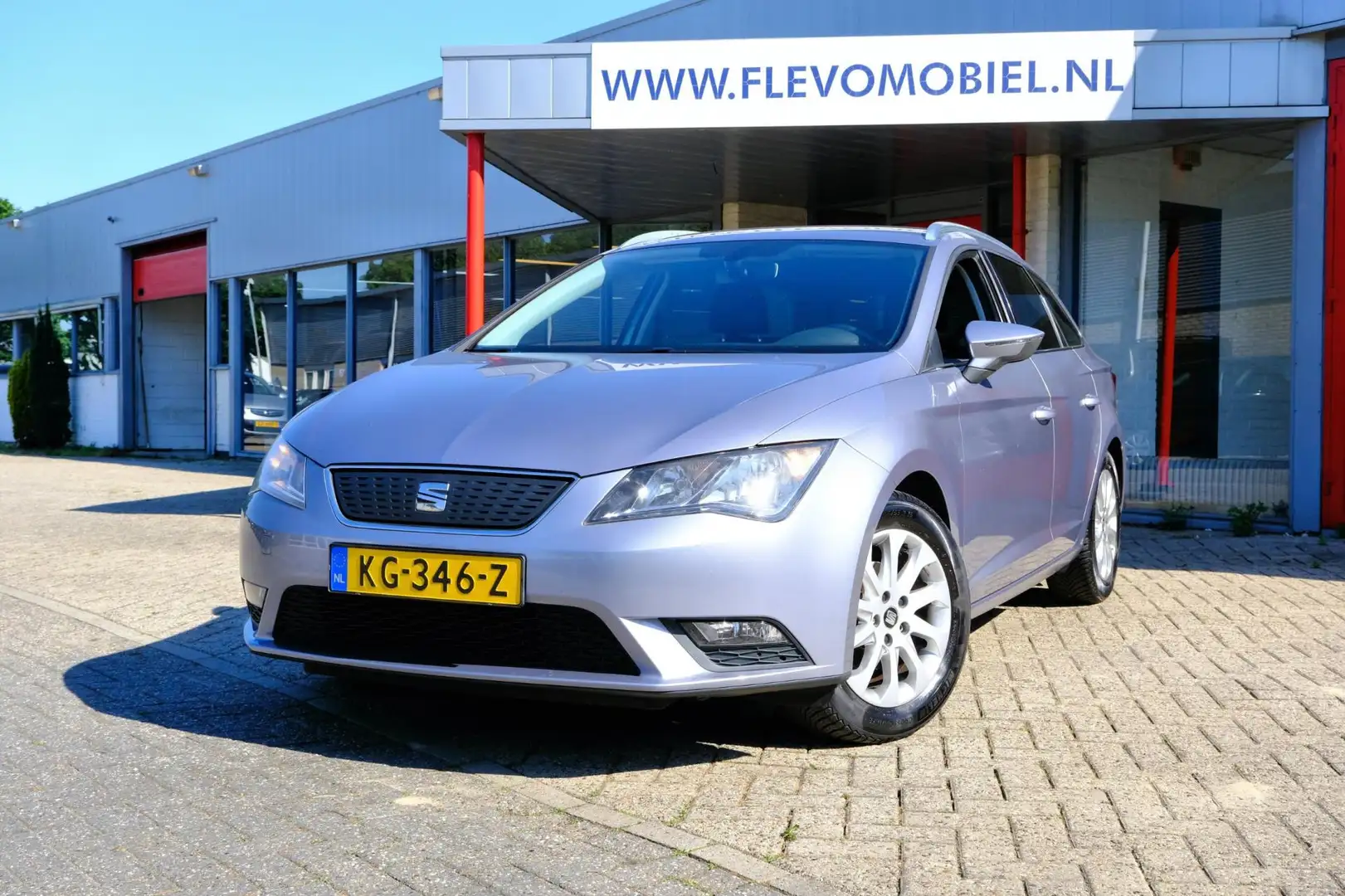 SEAT Leon ST 1.0 EcoTSI Style Connect Navi|PDC|Cruise|Apple Grijs - 1