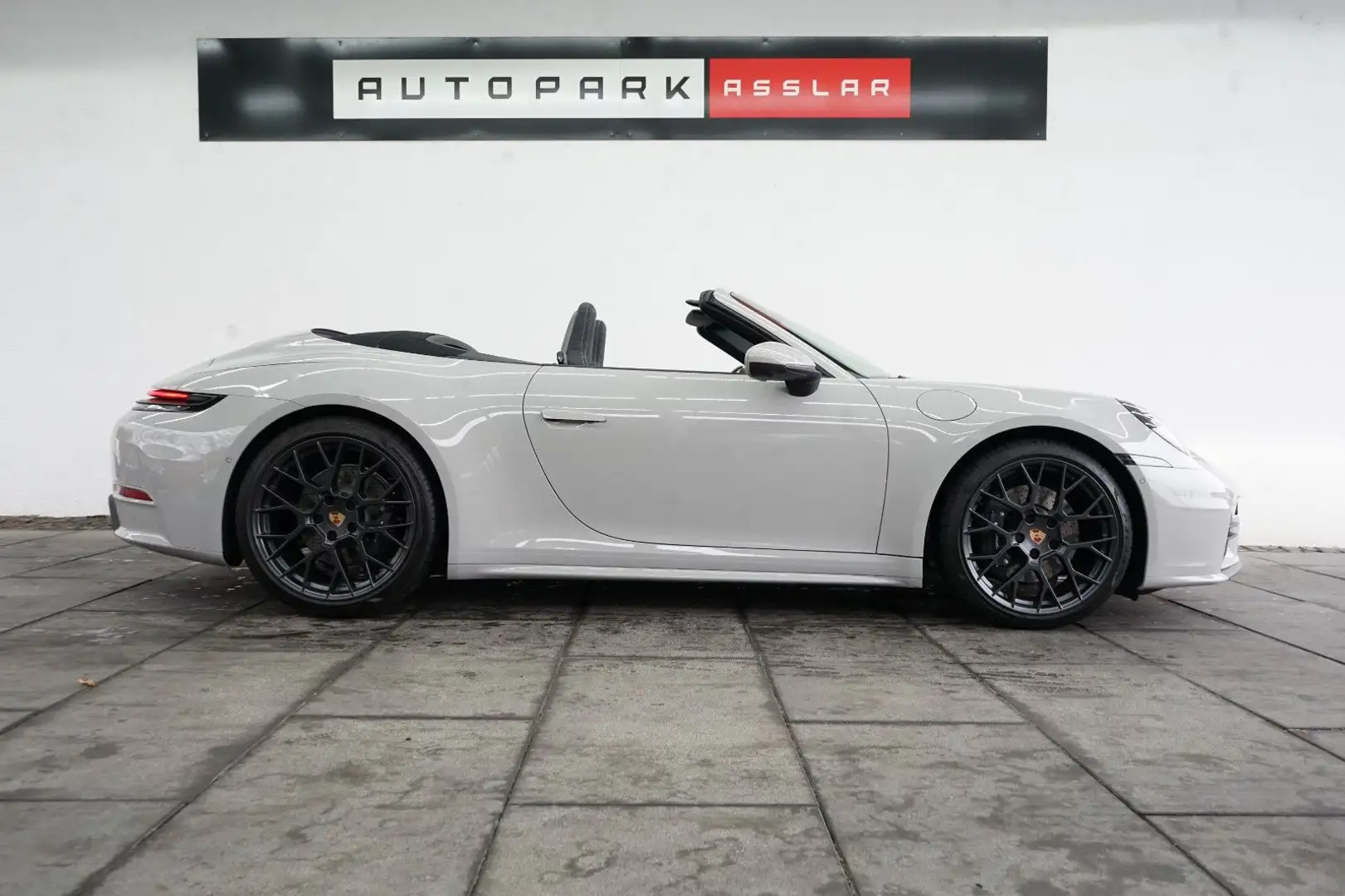 Porsche 992 .2 911 Cabriolet/Kreide/SportDesign/Lift/MEGA Grigio - 2