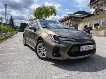 1,8 HEV E-CVT Flash
