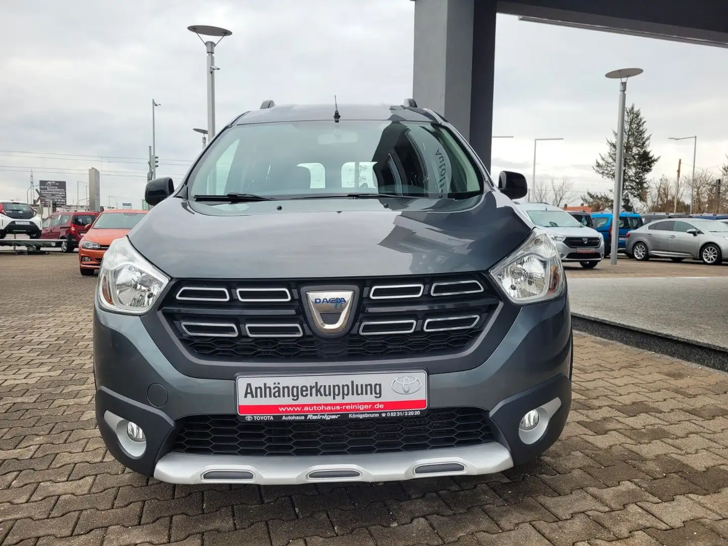 Dacia Dokker Stepway Celebration Turbo*AHK,PDC,NAVI* Grau - 2