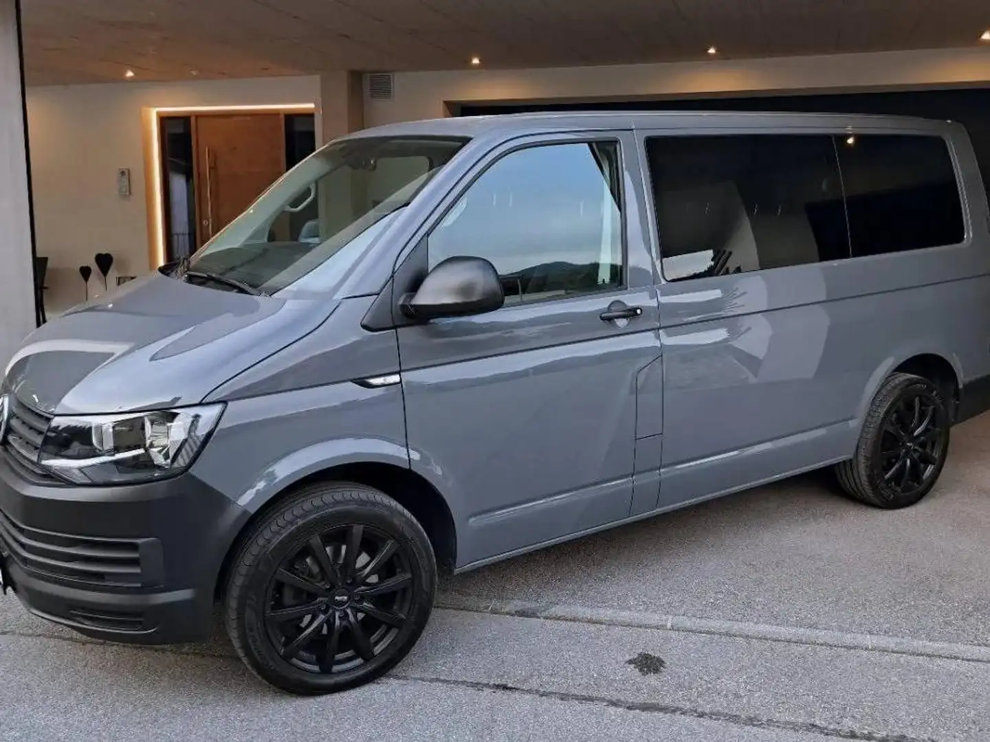 Volkswagen T6 Transporter DSG, Tempomat, AHK, Camper Grau - 1