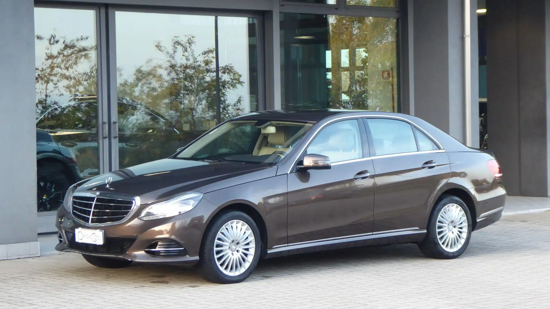 Mercedes-Benz E 220 CDI BlueTEC Bruin - 1
