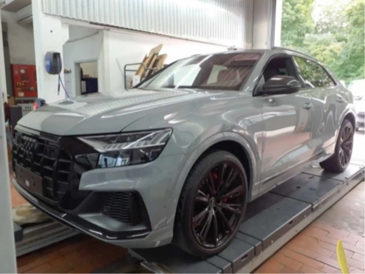 Audi SQ8 4.0l TFSI 373kW Navi AHK B&O LED Leder Klima Grau - 1