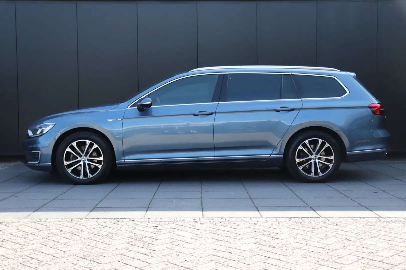 Volkswagen Passat Variant 1.4 TSI GTE Highline | DSG | STOELVERW. | PANO | C Blauw - 2