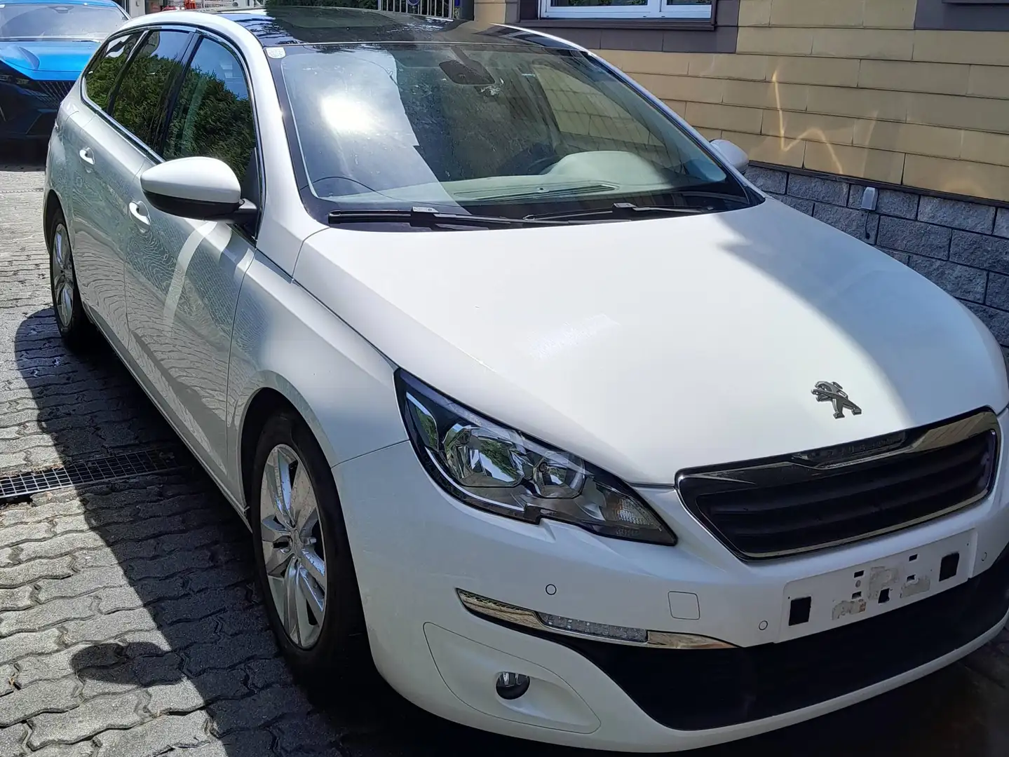 Peugeot 308 308 SW 1,6 BlueHDi S Weiß - 2