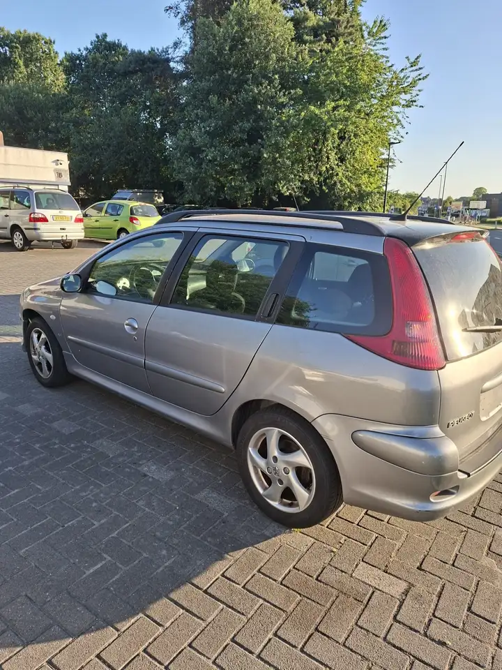 Peugeot 206