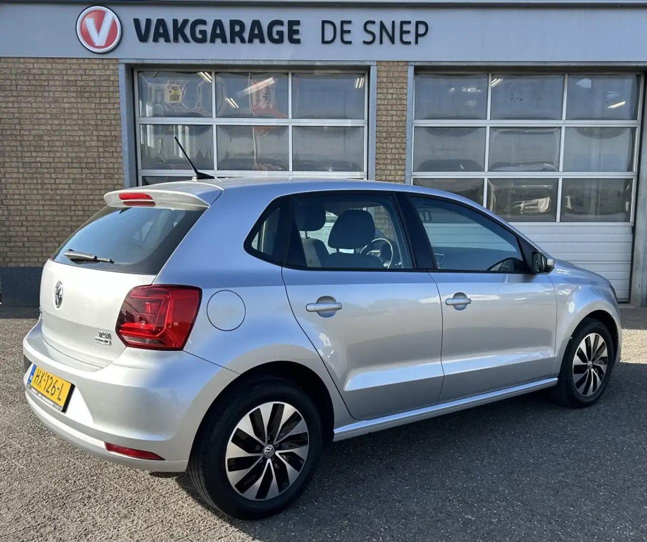 Volkswagen Polo 1.2 TSI Comfortline Gris - 2