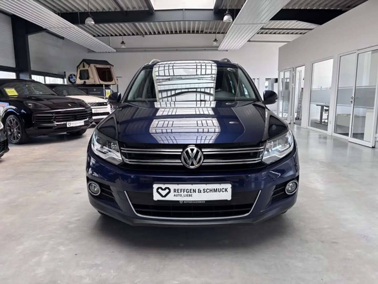 Volkswagen Tiguan SPORT+STYLE KLIMA+NAVI+XENON+AHK+ALU+TÜV+ Синій - 2