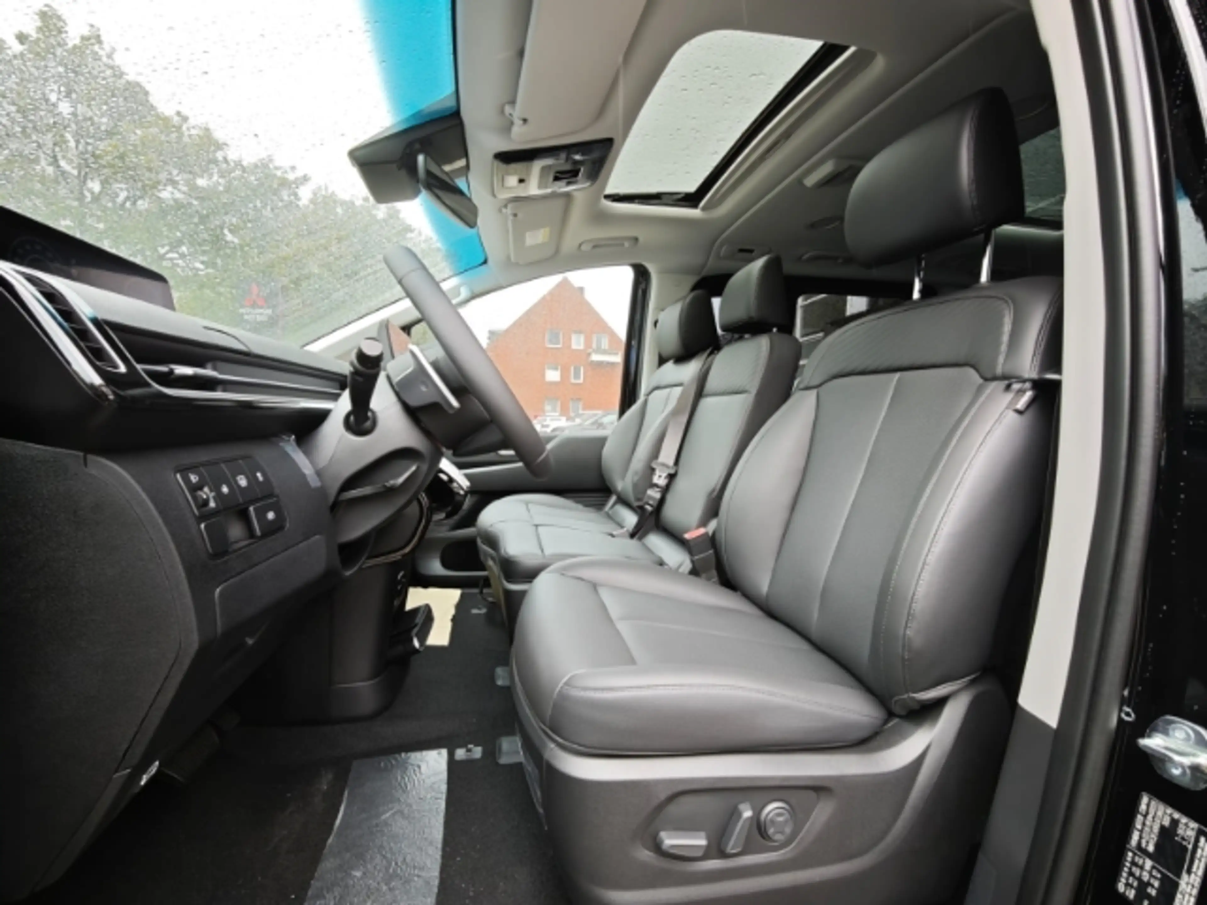 Hyundai STARIA Navi Digitales Cockpit 360 Kamera LED ACC El. Heck — photo 8