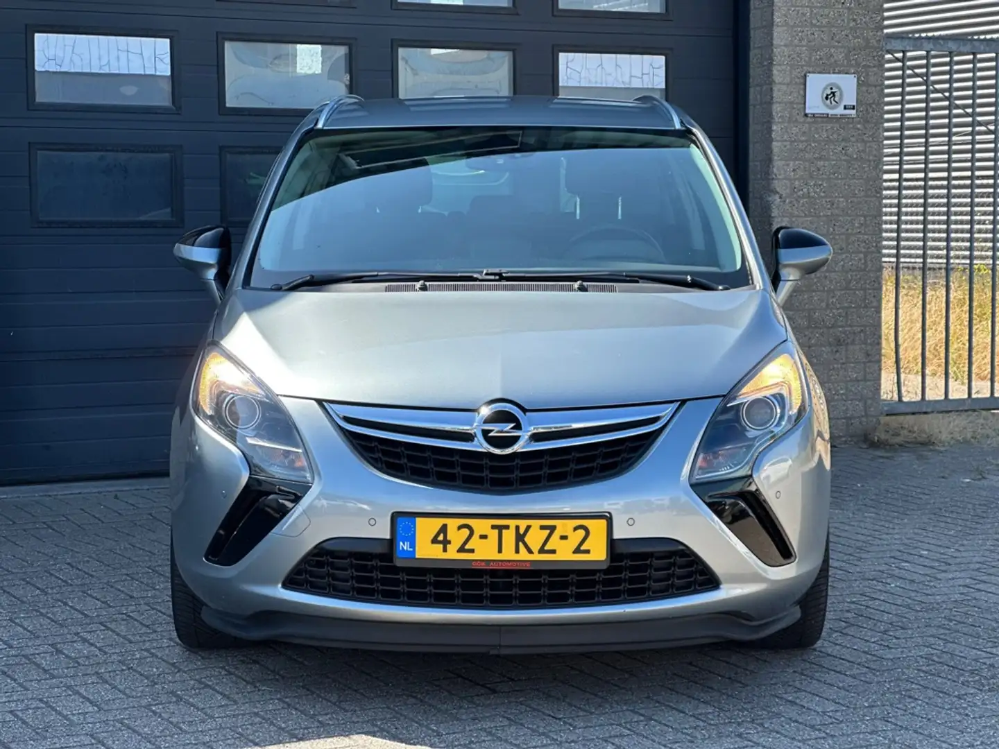 Opel Zafira Tourer 1.4 Edition / Airco / Dealer Ondhouden / NAP / PDC Grijs - 2